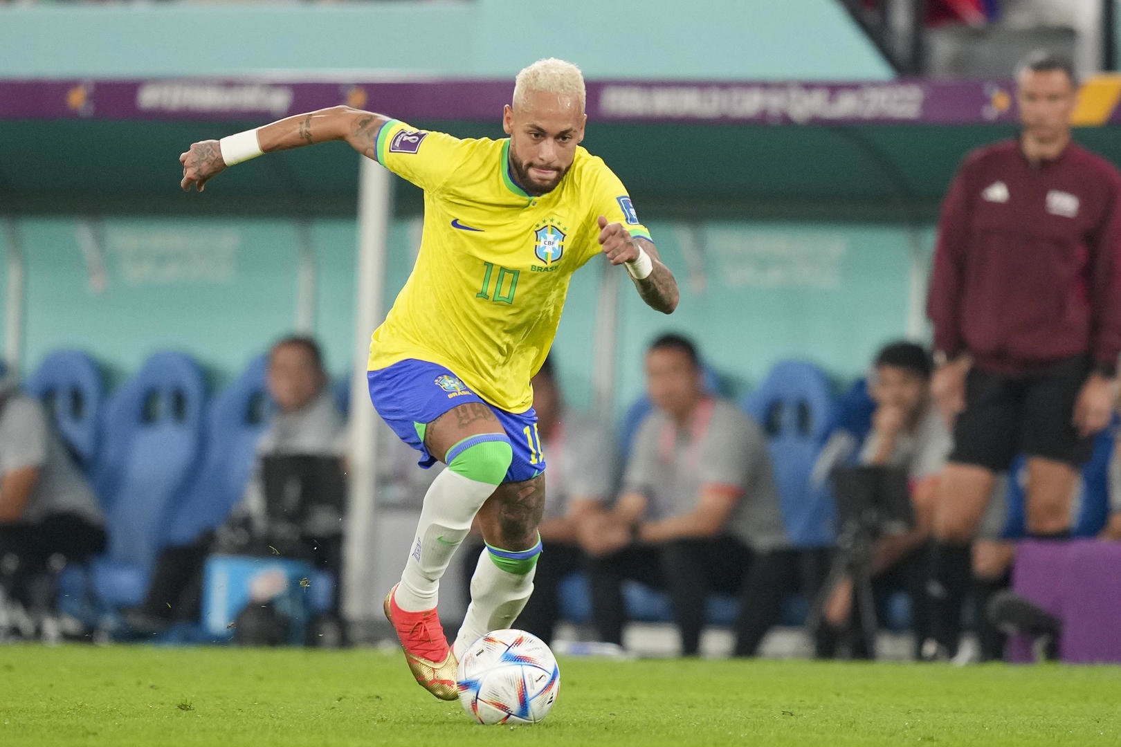 九游体育-关于内马尔在日本队比赛中败北，比赛局势复杂引发热议！的信息