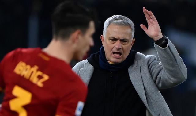 九游-意大利杯赛程吃紧，上海海港窗口期官宣签约，悬念犹存，阵容厚度经受考验的简单介绍