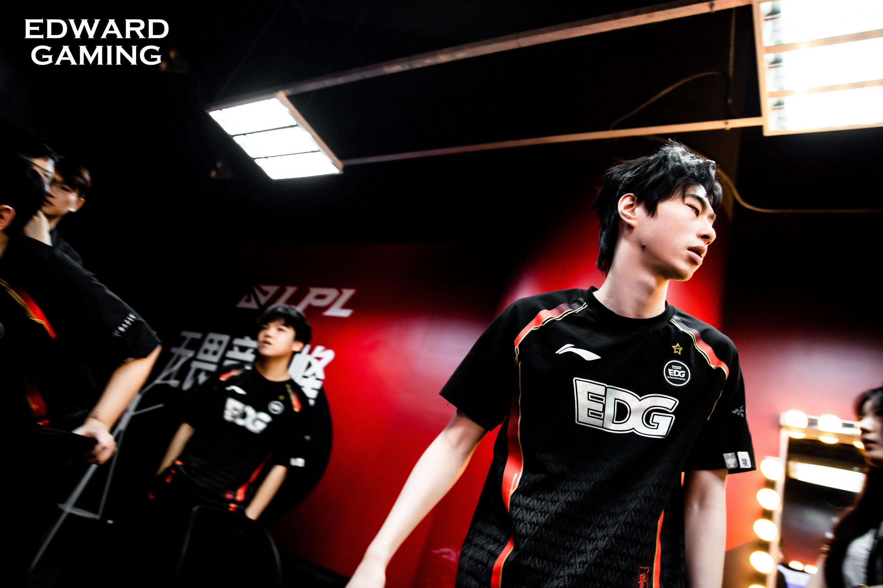 九游-关于Uzi连续五场比赛得分超过出色防守，勇士挑战极限！的信息