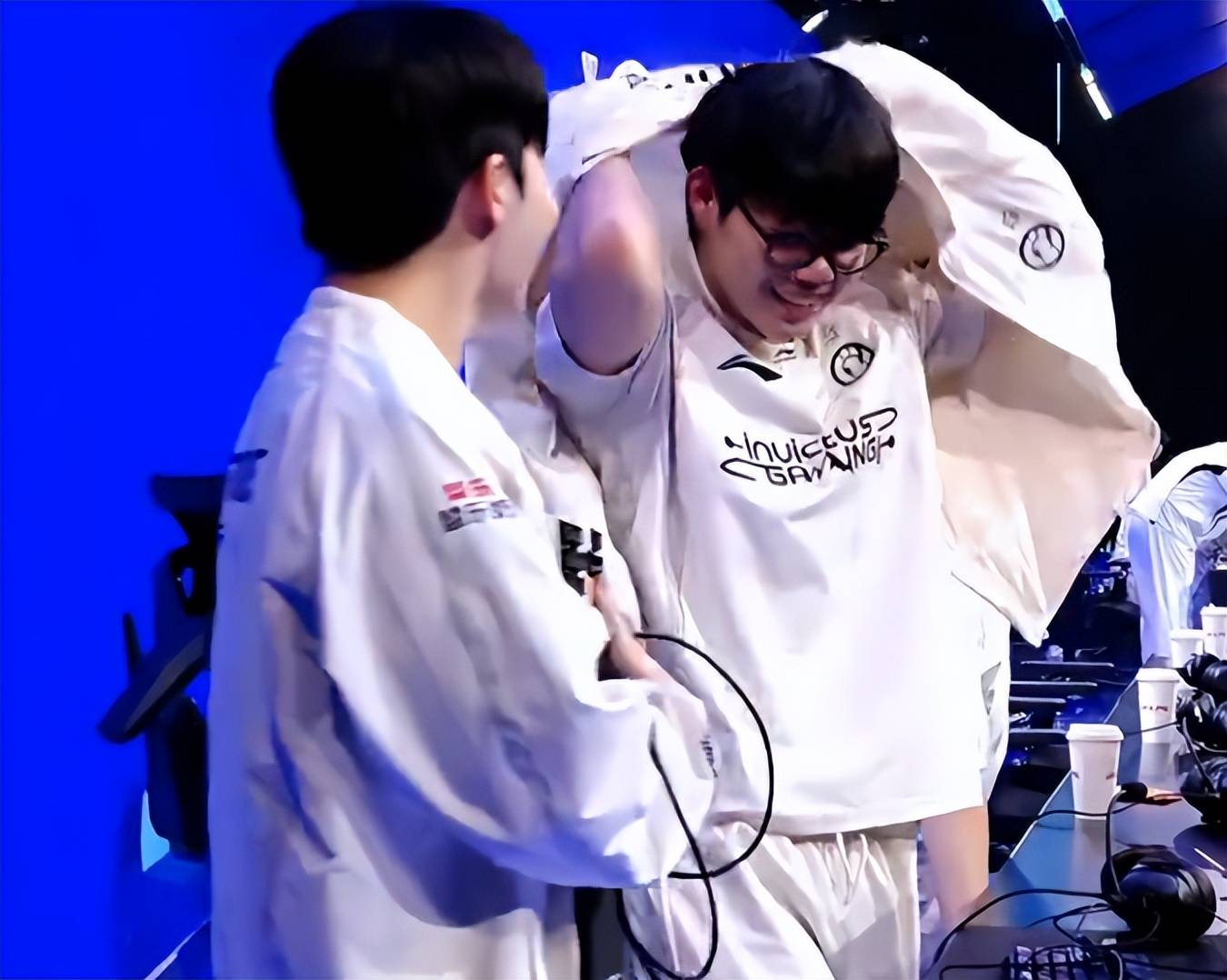 九游-Rookie遭遇七连败，DWG教练面临压力！的简单介绍